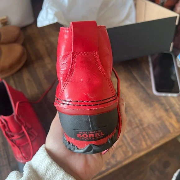 Sorel red boots - Picture 3 of 9